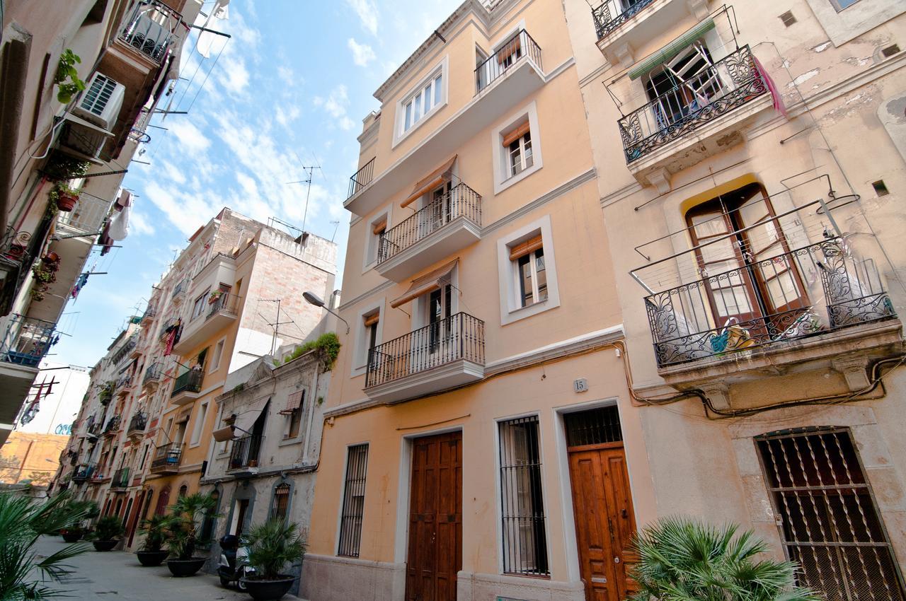 Barceloneta Suites Apartments Market, Barcelona